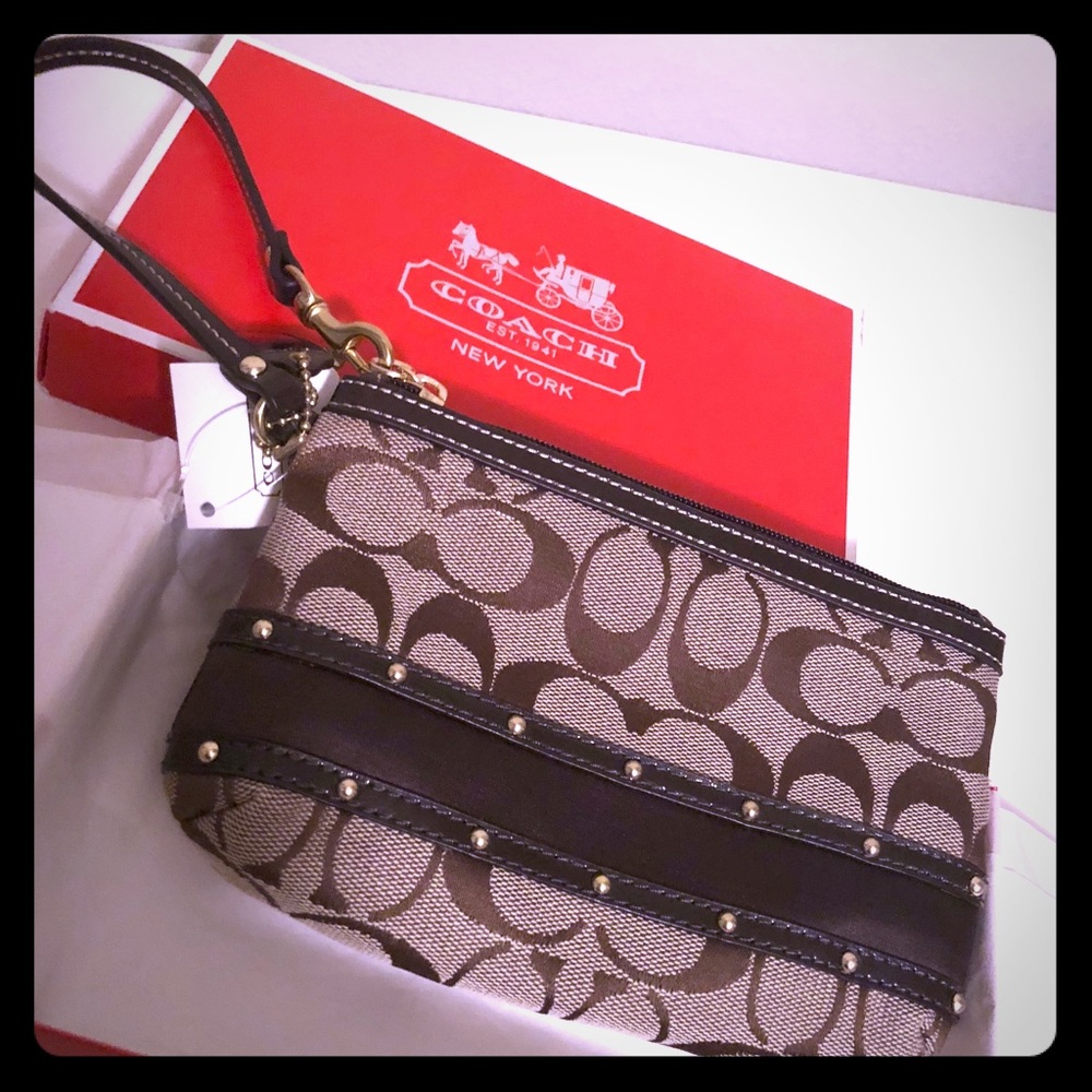 Coach Wristlet *New* w/tags and box!